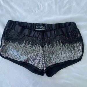Bershka bootie shorts size M but fit like Small